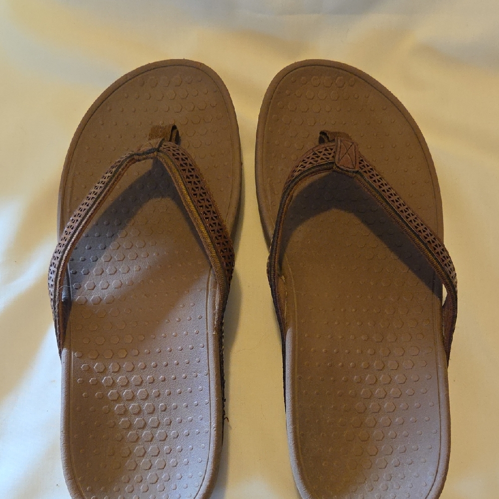 WHITIN Brown Sandals